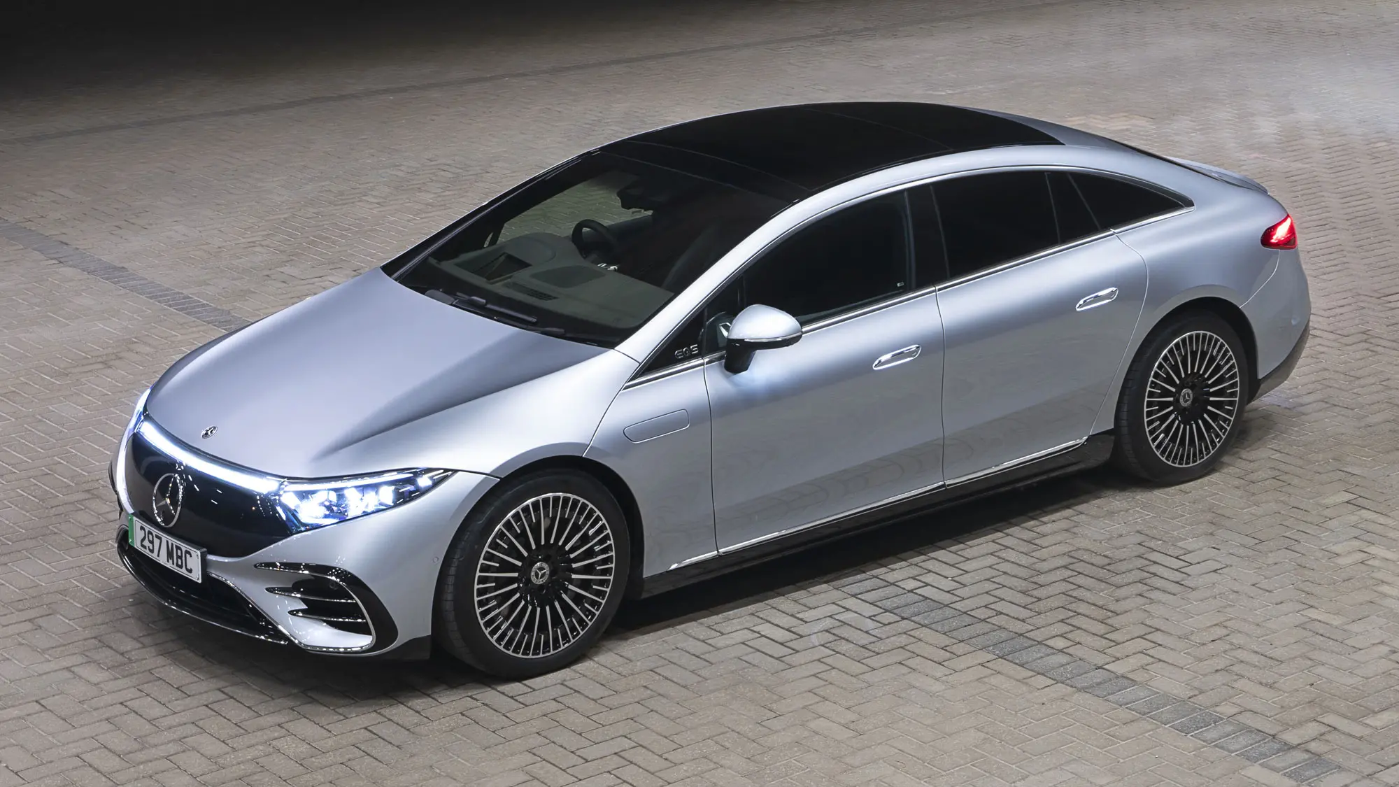 Top Electric Cars for Range in 2025 – Ultimate Buyer’s Guide