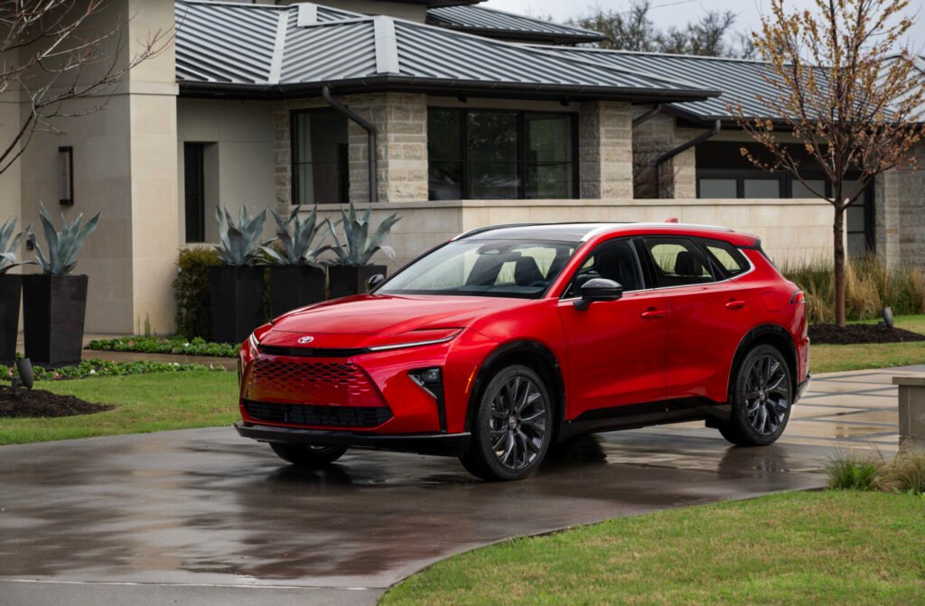 Electric vs. Hybrid: Which is Right for You in 2025? The Ultimate Buyer's Guide
