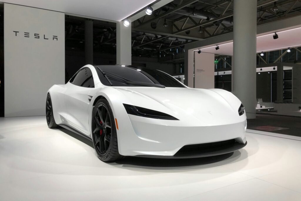 tesla fans schweiz 7 OQMgoGzDw unsplash 1