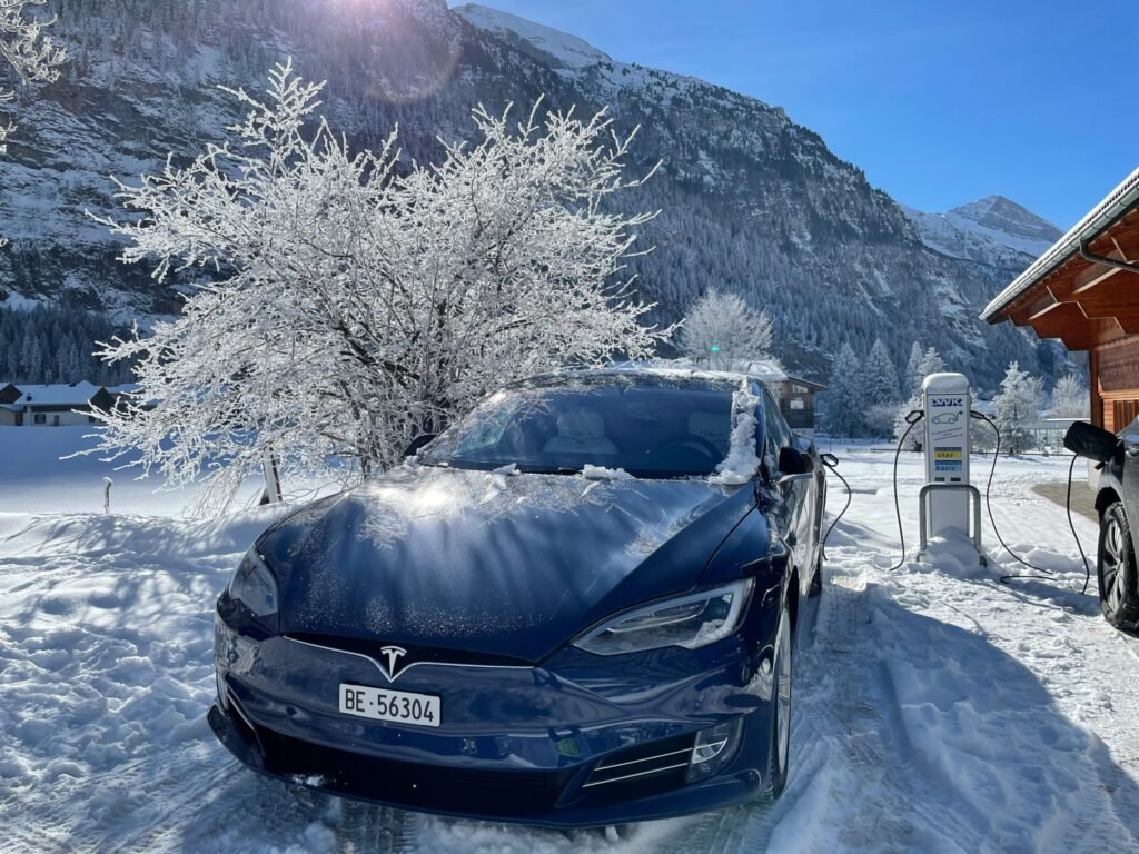 tesla fans schweiz Z4esZD3L 0 unsplash