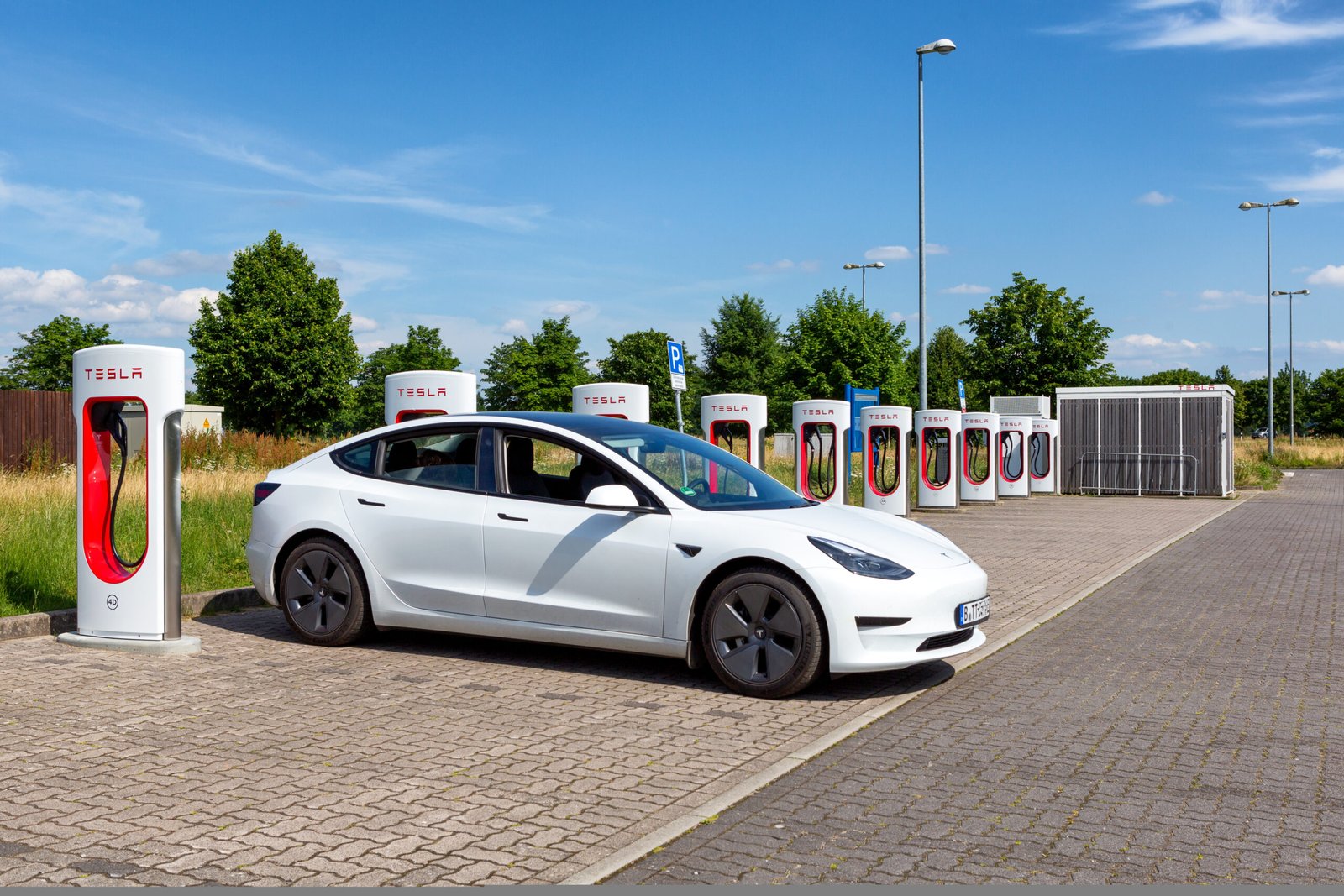 How Much Does It Cost to car an Electric Car? Real Costs Explained