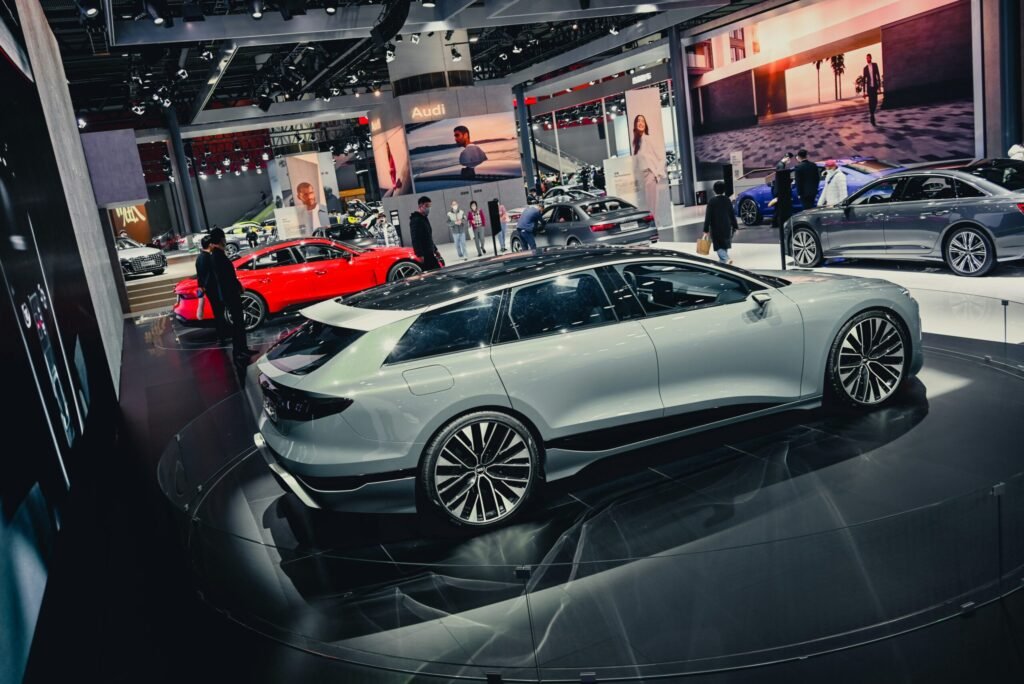 What is the top 3 electric car company in America?