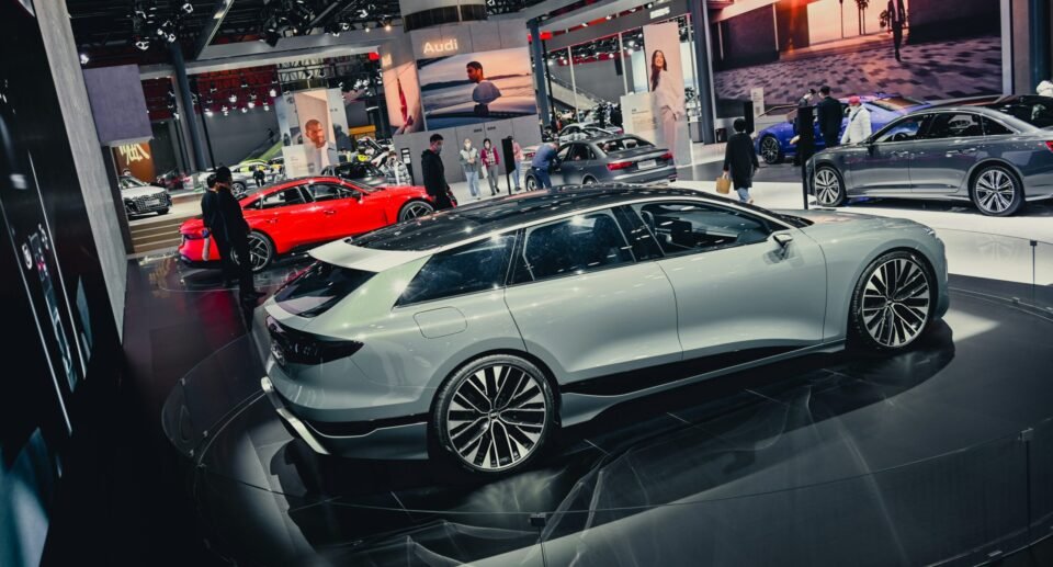 What Is the Top 3 Electric Car Company in America? Discover 2025’s Leaders