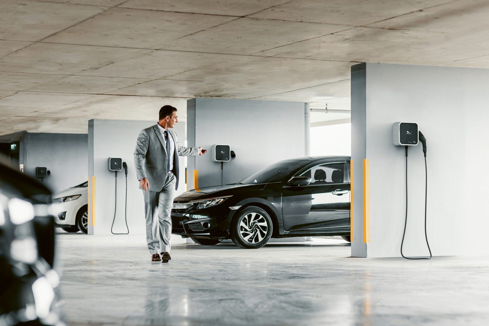 How Long Does It Take to Charge an Electric Car? 2025 A Simple Guide to Fast Charging