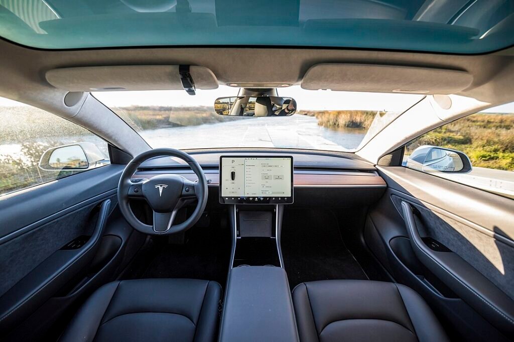1079px Interior of Model 3