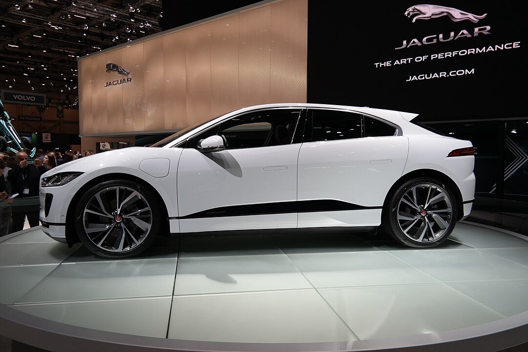 Electric Car Jaguar I-Pace: Redefining Luxury and Performance in the EV Market