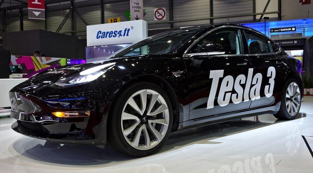 Electric Car Tesla Model 3: Affordable Innovation for the EV Market