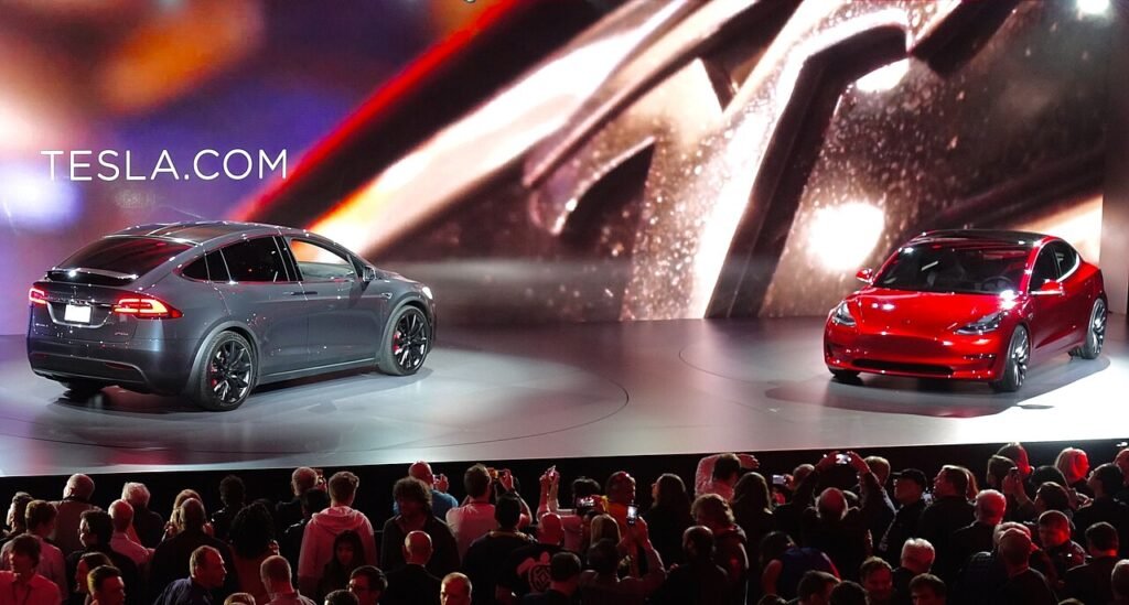 1280px Tesla Model X and Model 3 at the unveiling event