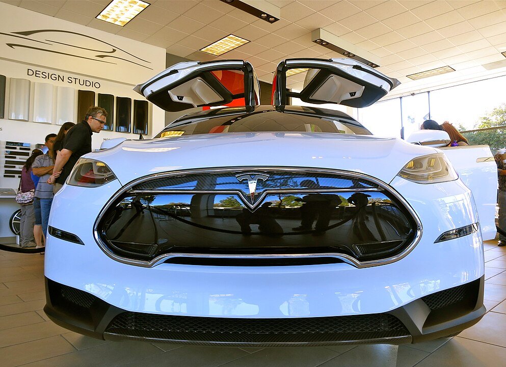 Electric Car Tesla Model X: Innovation, Performance, and the Future of Driving