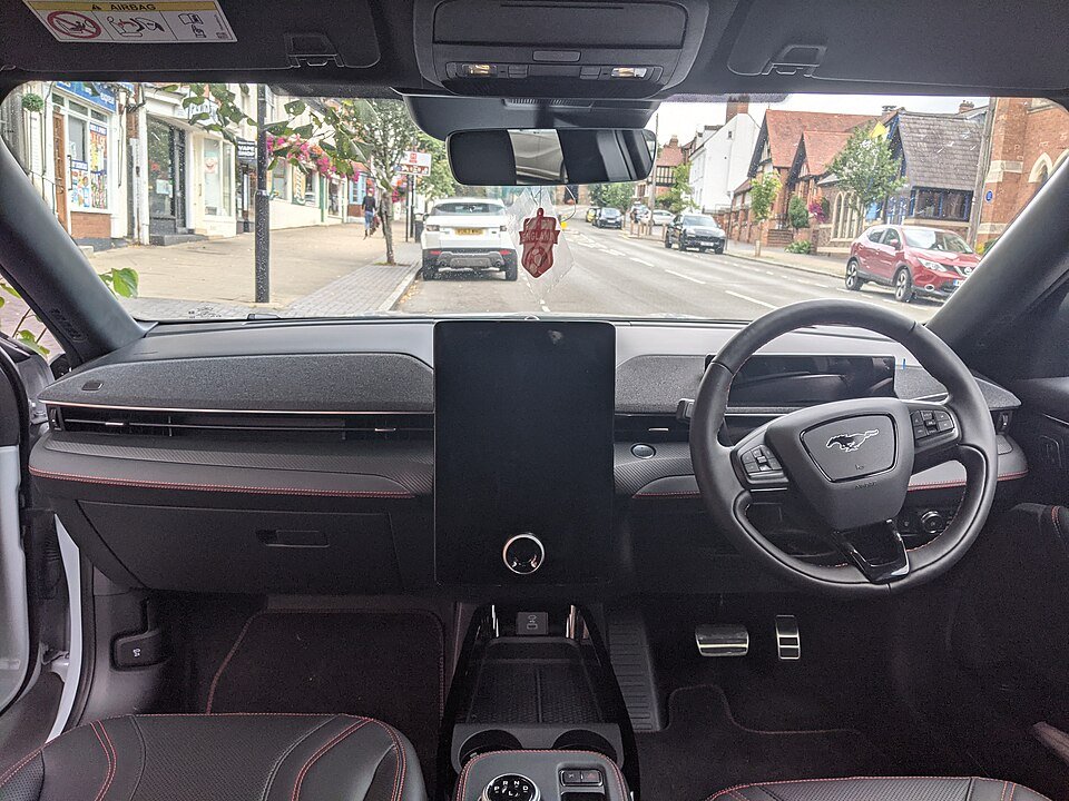 960px 2021 Ford Mustang Mach E Standard Range Interior
