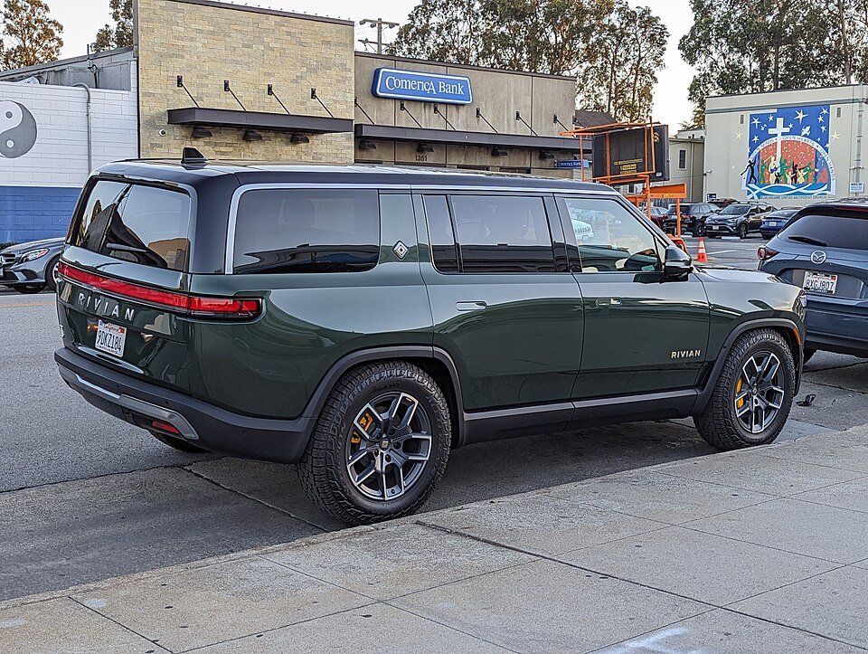 960px Rivian R1S Howard Ave Burlingame