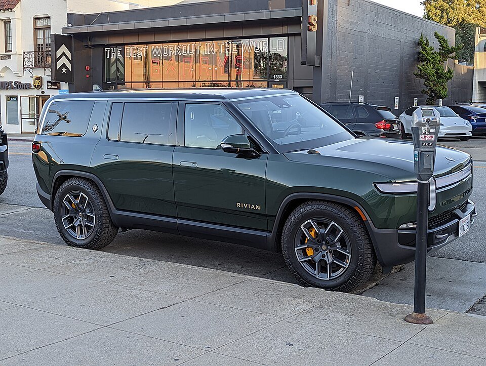 960px Rivian R1S Howard Ave Burlingame 3