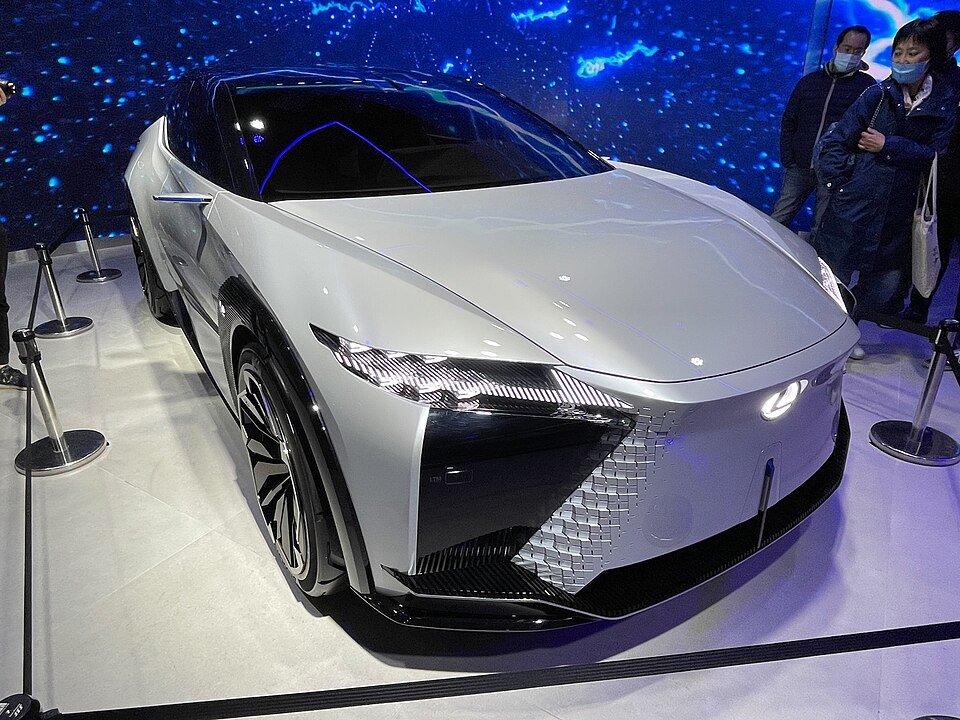 960px Lexus LF Z at Taipei front 1