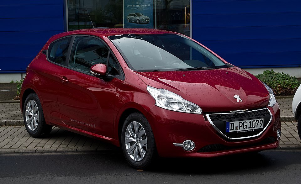 960px Peugeot 208 95 VTi Active – Frontansicht 5. Mai 2012 Dusseldorf