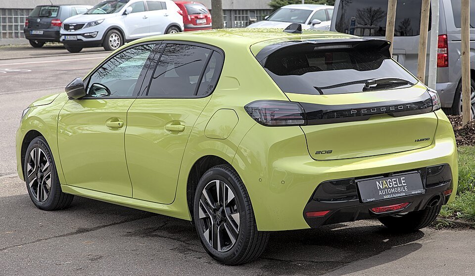 960px Peugeot 208 B facelift Hybrid 1X7A2503