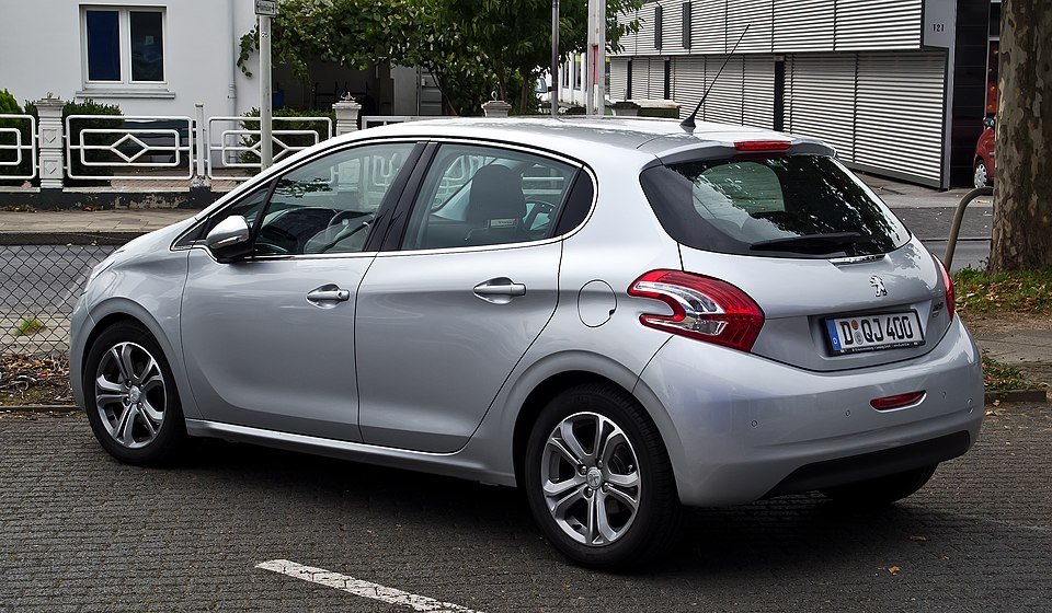 960px Peugeot 208 e HDi FAP 115 Stop Start Allure – Heckansicht 23. September 2012 Hilden